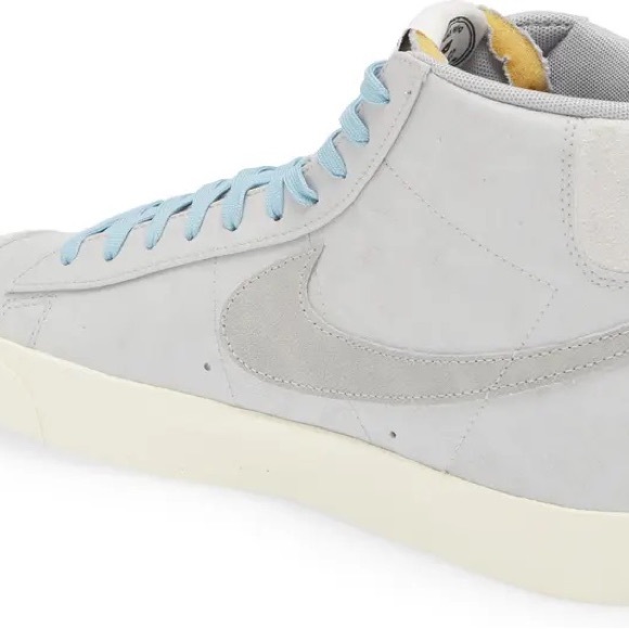 Blazer Mid '77 Premium Sneaker
NIKE DO9787-001 Mens 7/Women’s 8.5 - Picture 6 of 8